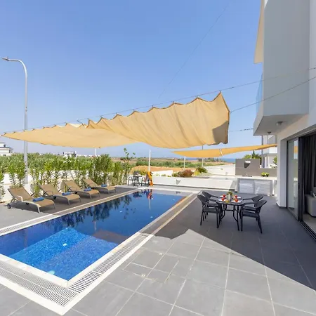 Seaside Emerald Дом отдыха Паралимни