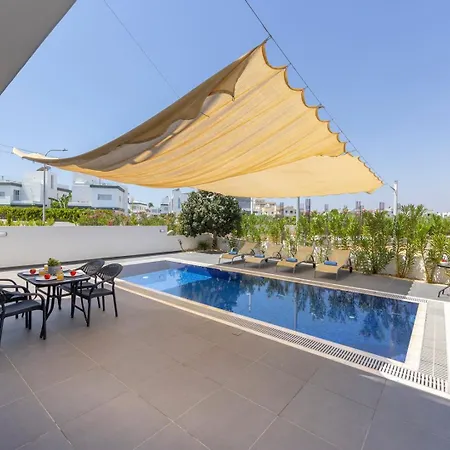Seaside Emerald Дом отдыха Паралимни