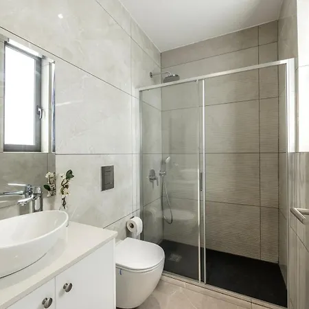 Seaside Emerald * Paralímni