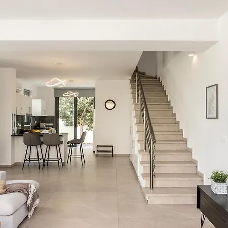 Seaside Emerald * Paralimni