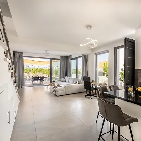 Seaside Emerald * Paralimni