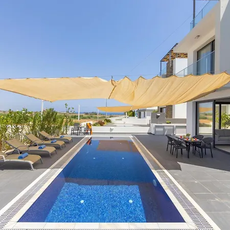 Seaside Emerald Paralimni