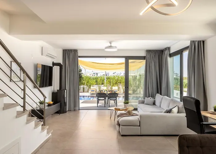 Seaside Emerald Paralimni