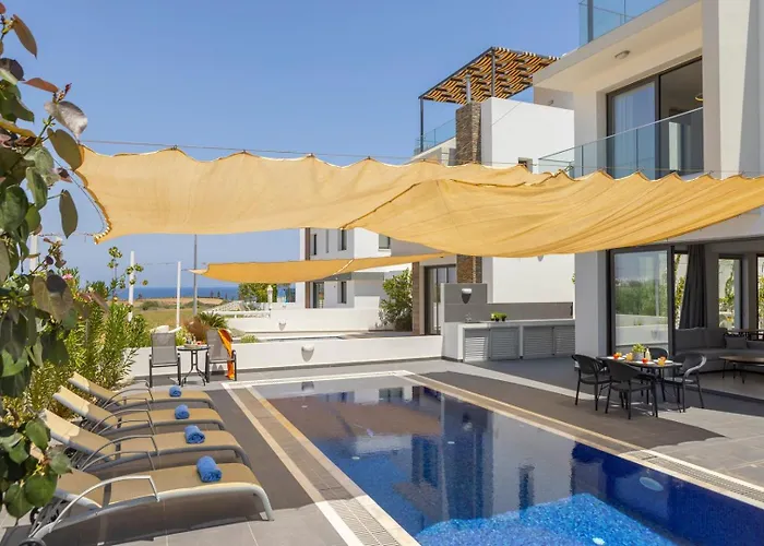 Seaside Emerald Παραλίμνι