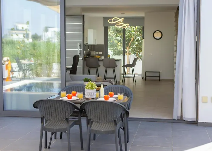 Seaside Emerald Παραλίμνι