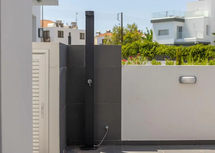 Seaside Emerald Παραλίμνι