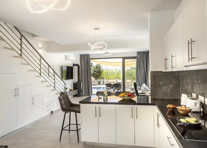 Seaside Emerald Παραλίμνι