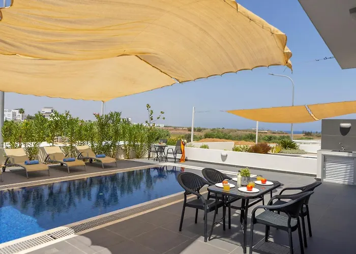 Seaside Emerald * Paralimni