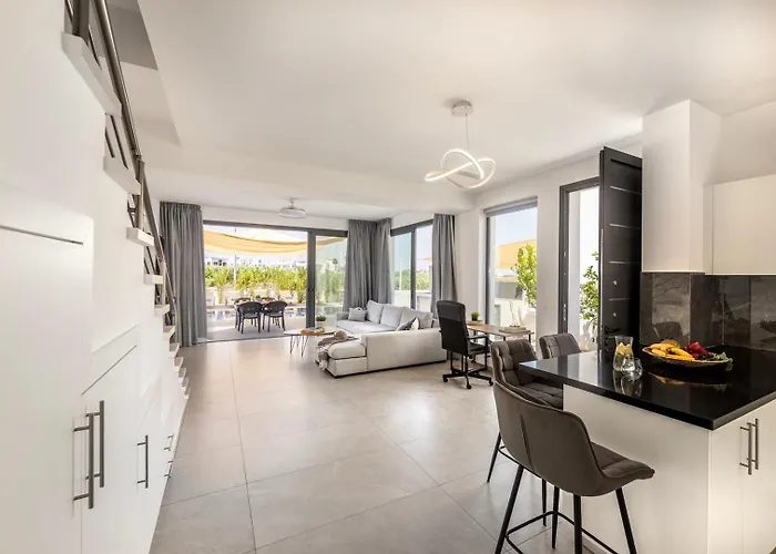 Seaside Emerald * Παραλίμνι