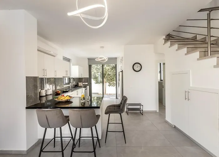 Seaside Emerald Paralimni