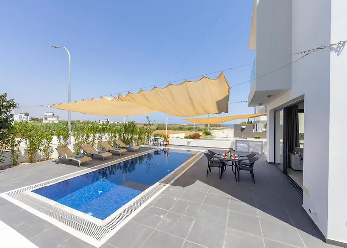 Seaside Emerald Holiday home Paralimni